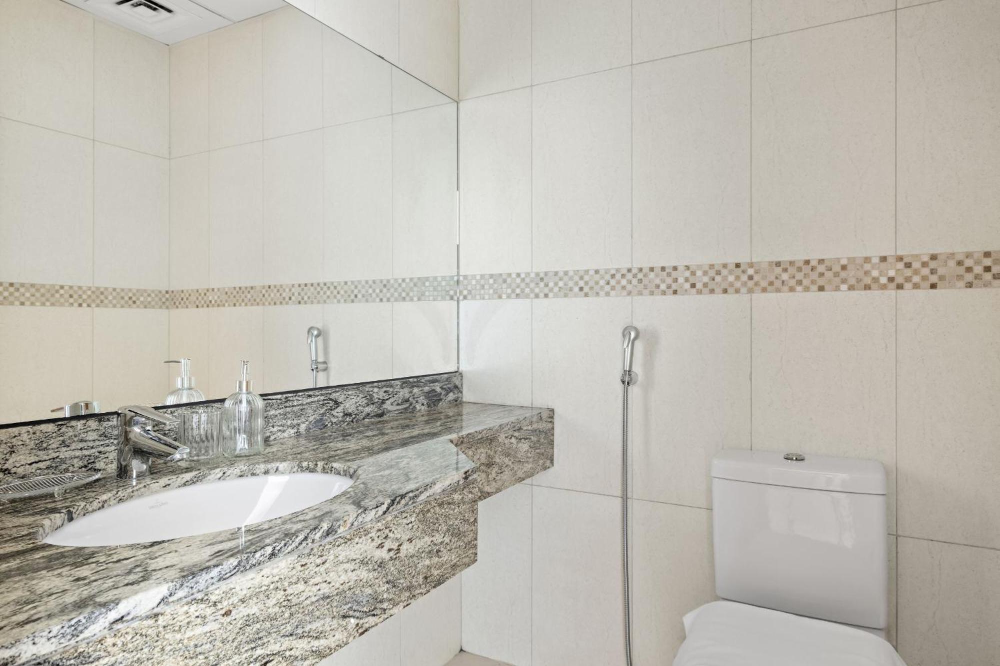 Vayk- Delightful 2 Bd In Jlt With Marina Views Apartment *